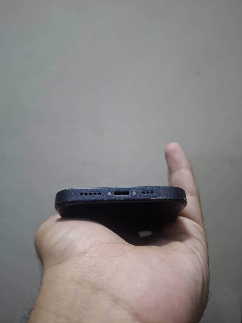 Apple iPhone 12 6