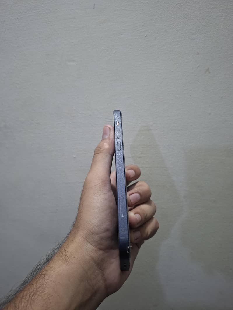 Apple iPhone 12 8