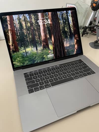 Macbook Pro 19, i9 - 32GB - 1TB