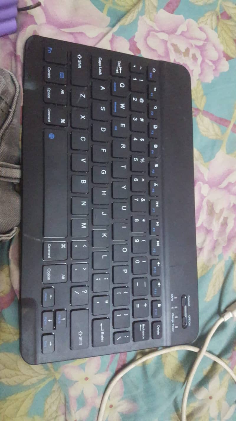 Blutooth keybord 1