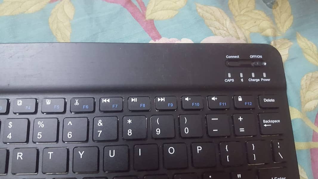 Blutooth keybord 4