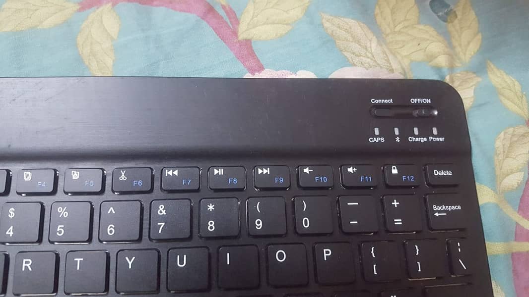 Blutooth keybord 5