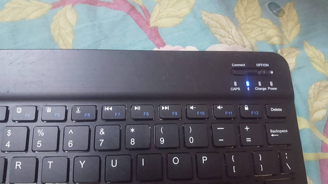 Blutooth keybord 6