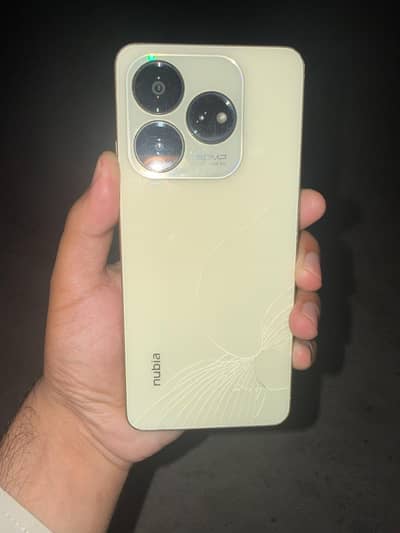 Nubia v60 design back crack dy 6 256 only box no charger