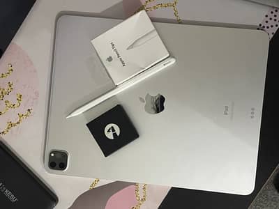 iPad pro 4th Gen 12.9” 512GB with Apple pencil 2nd Gen