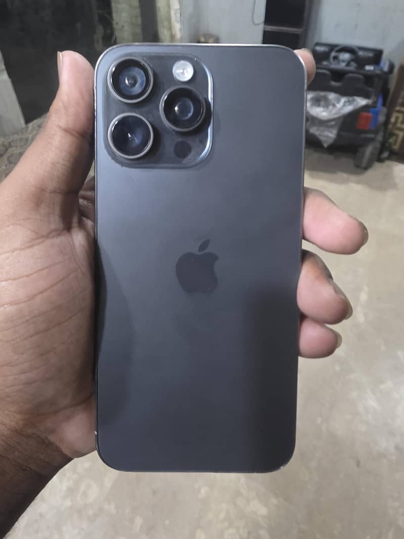 Apple iPhone 15 Pro Max 0