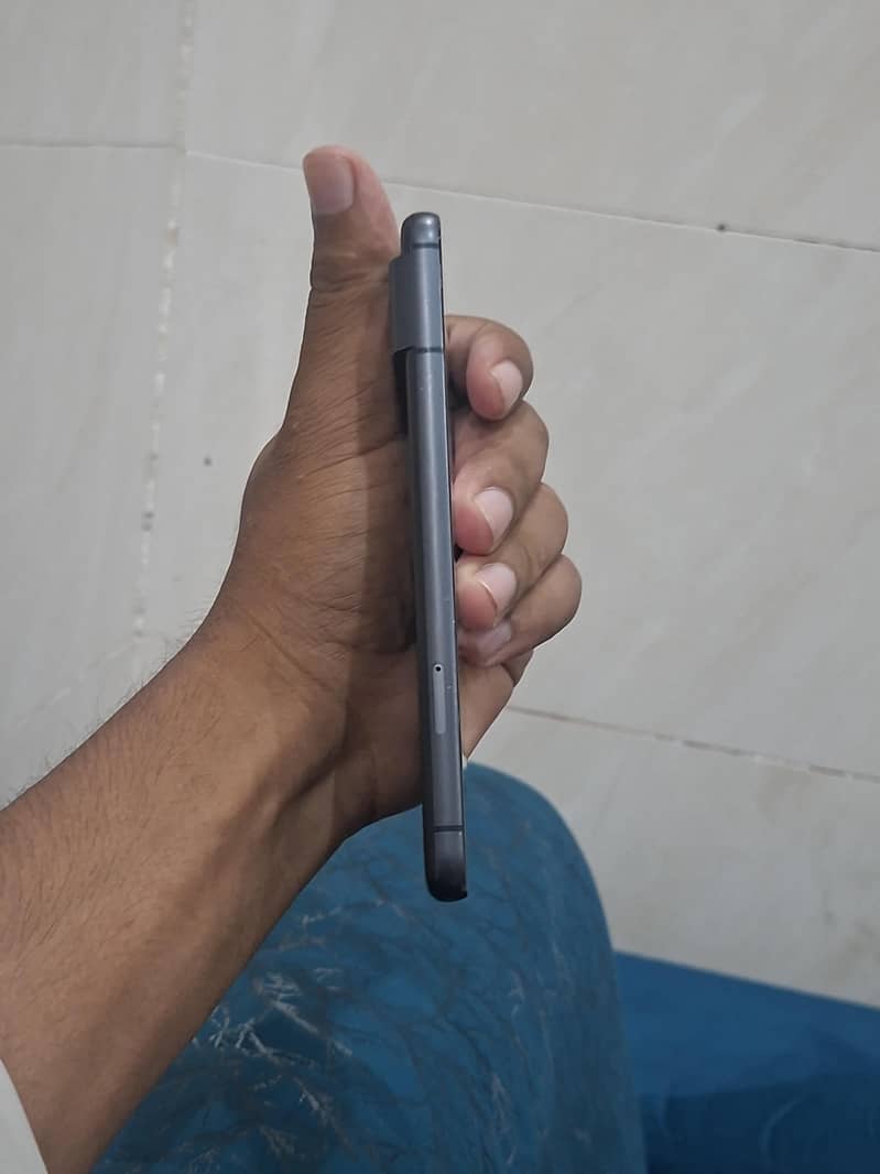 Google Pixel 8 3