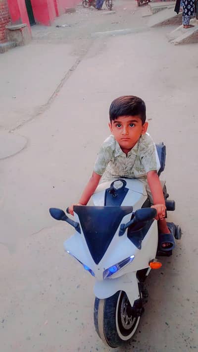 Boht achi bike Hy har chiz ok hy