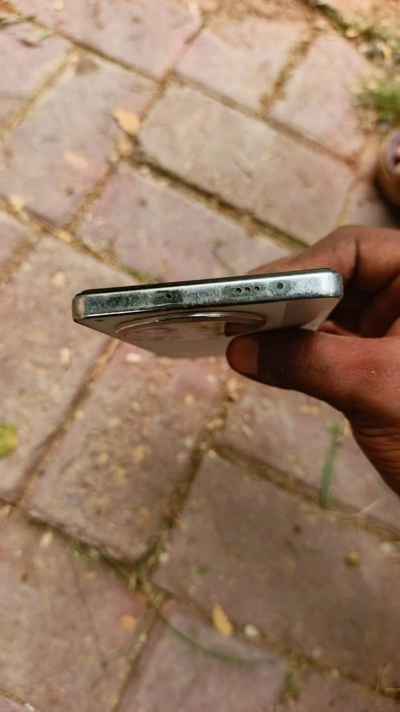 Tecno CAMON 30 1