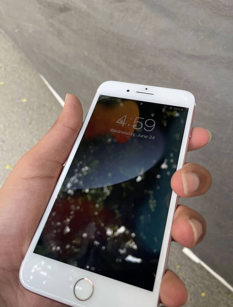 Apple iPhone 7 Plus 1