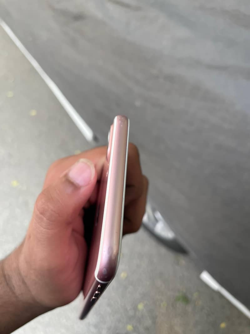 Apple iPhone 7 Plus 3