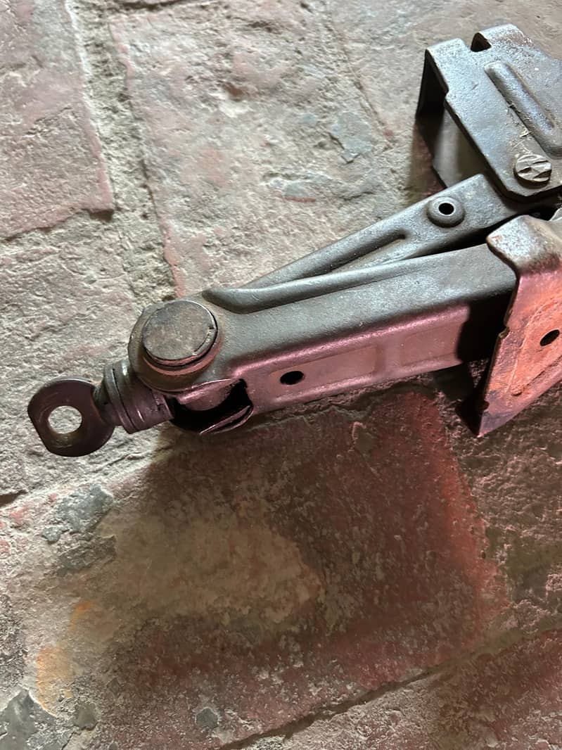 Car jack 1