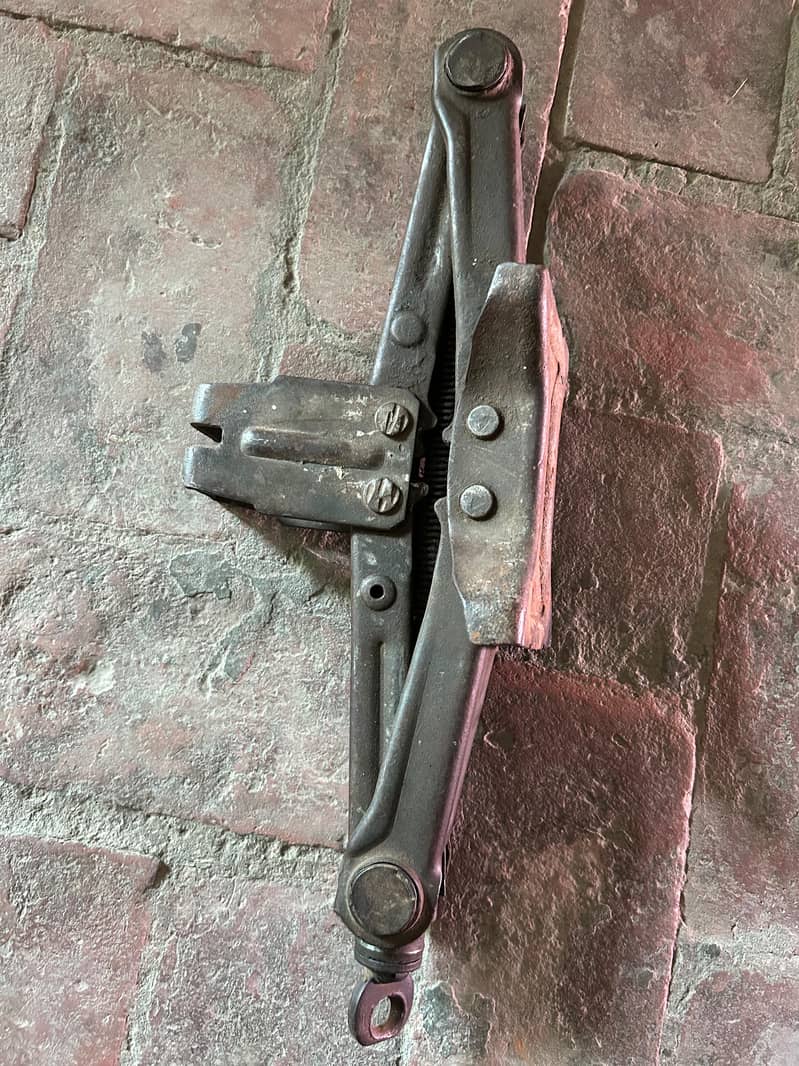Car jack 3
