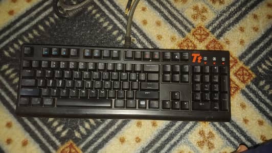 Tt eSports thermaltake meka g- unit mechanical keybaord 100% working