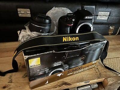 Nikon D 3400 With Box and Bag
