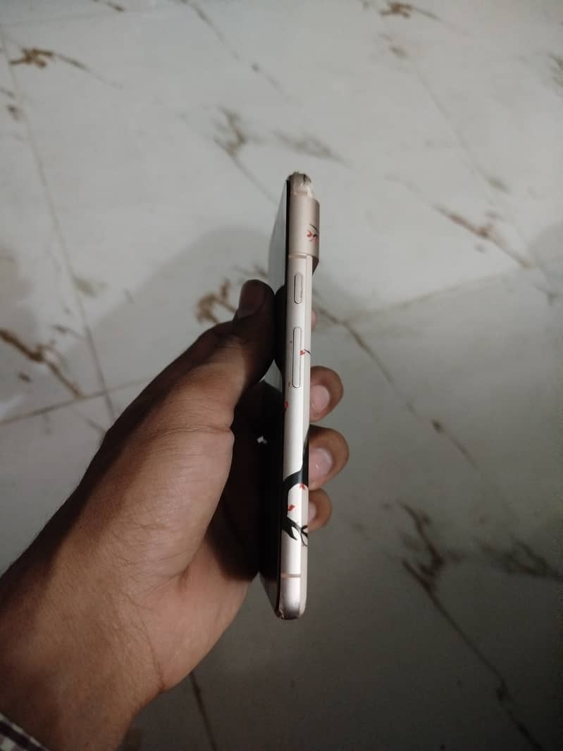Google Pixel 8 4