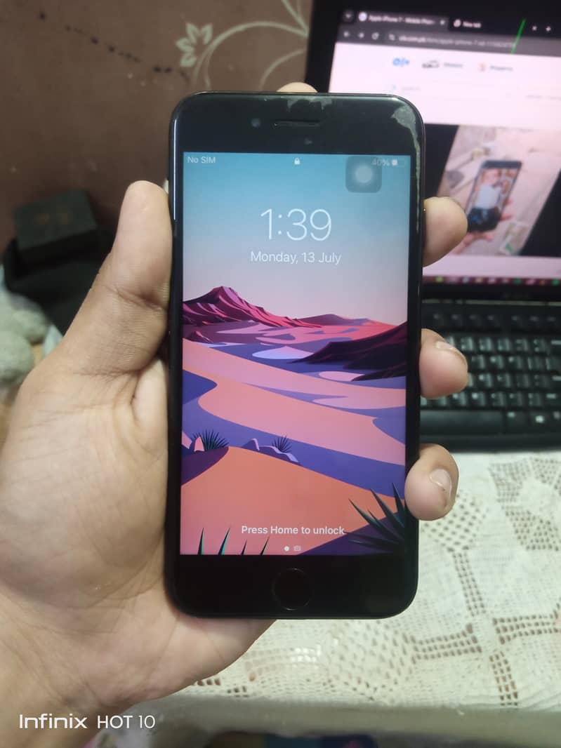 Apple iPhone 7 0