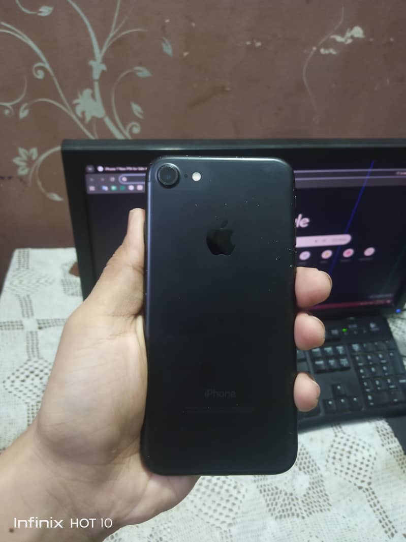 Apple iPhone 7 2