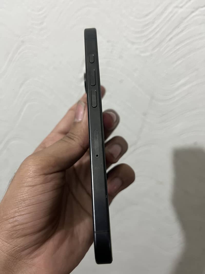 IPhone 15 Pro 4