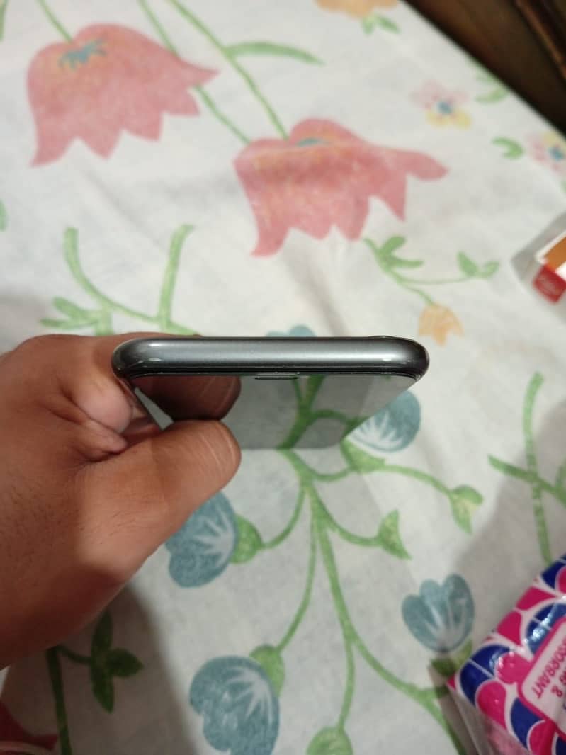 Apple iPhone 11 5