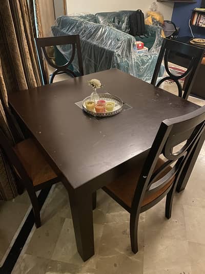 4 persons solid wood dining table