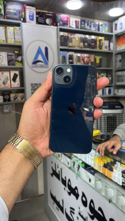 Apple iPhone 13