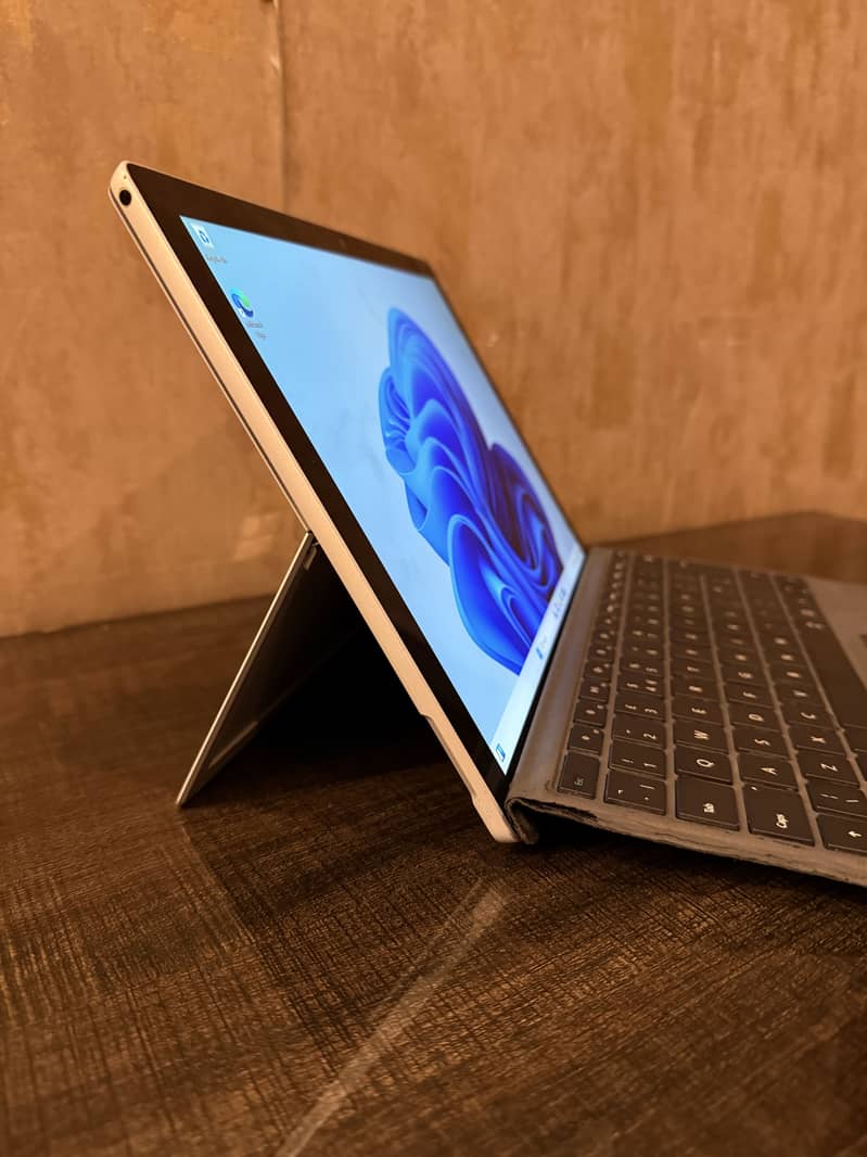 Microsoft Surface Pro 5 (2017) 1