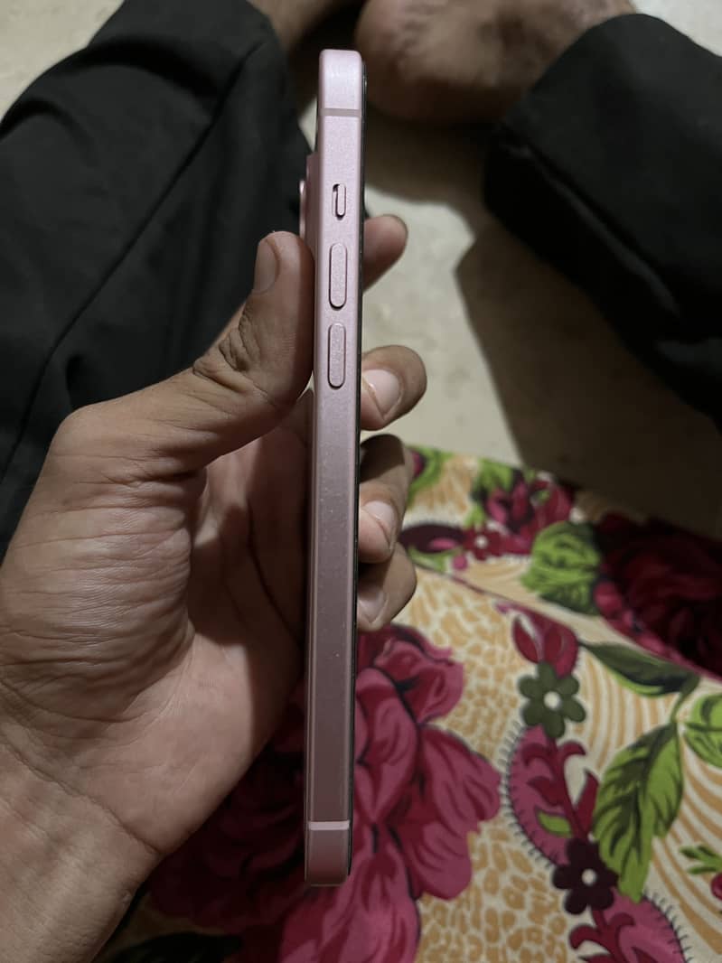Apple iPhone 15 plus 0