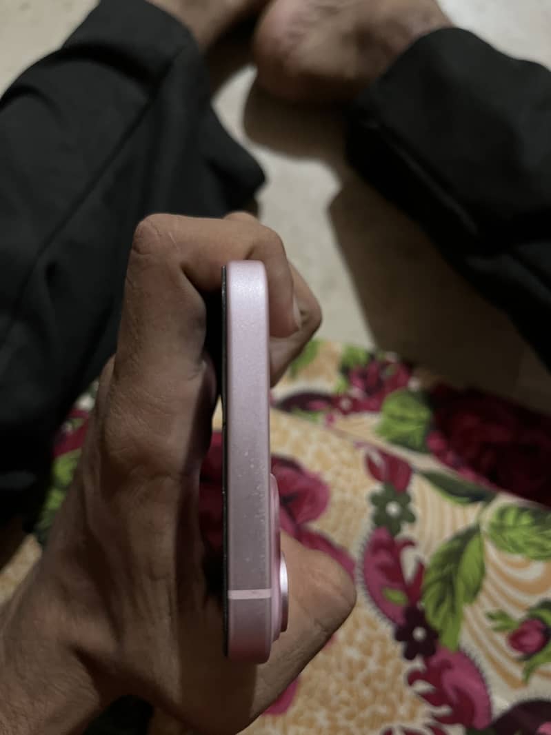 Apple iPhone 15 plus 6