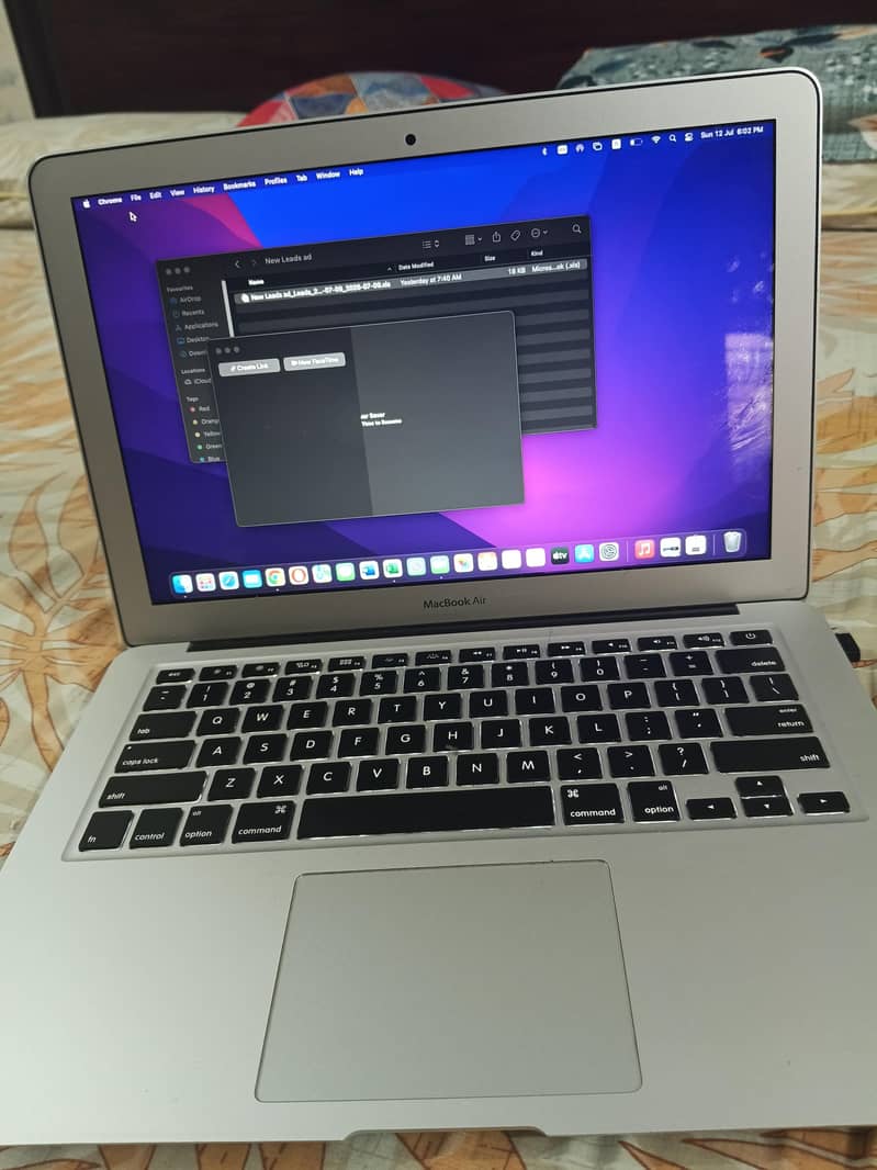 MacBook 1