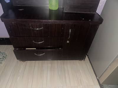 Dressing table