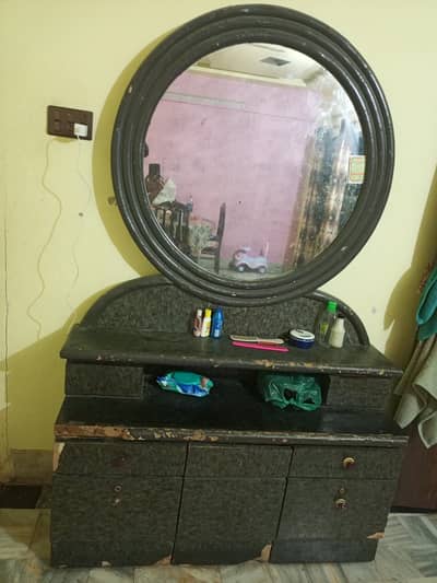 dressing table