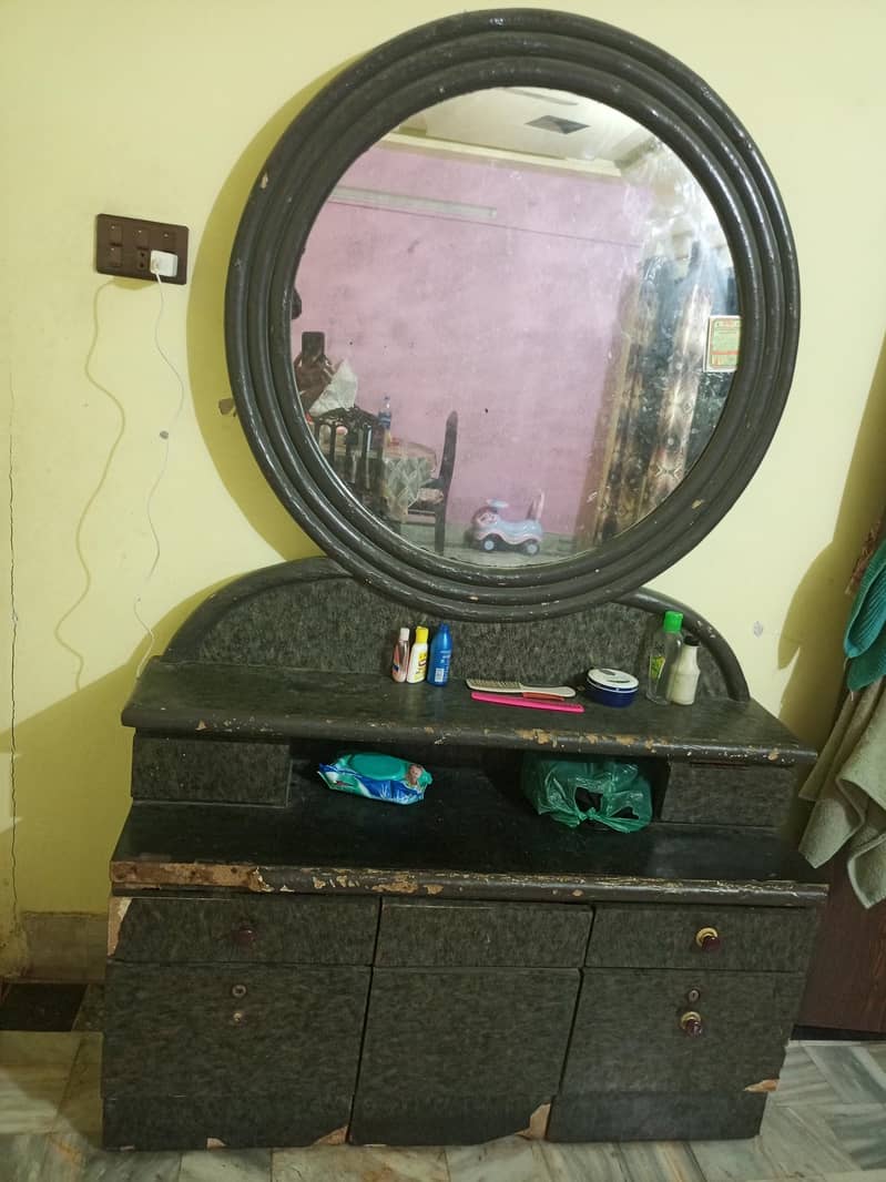 dressing table 0
