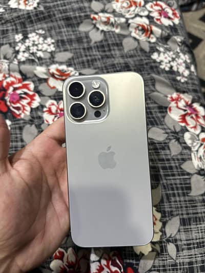 15 pro max 256 gb LLA model