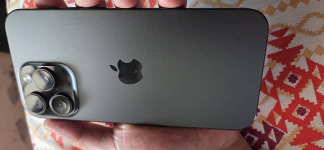 Apple iPhone 16 Pro Max