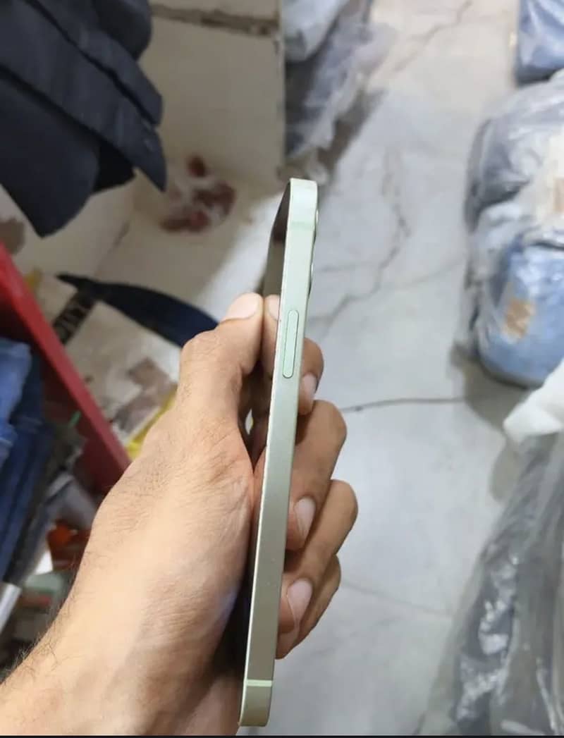 Apple iPhone 12 2