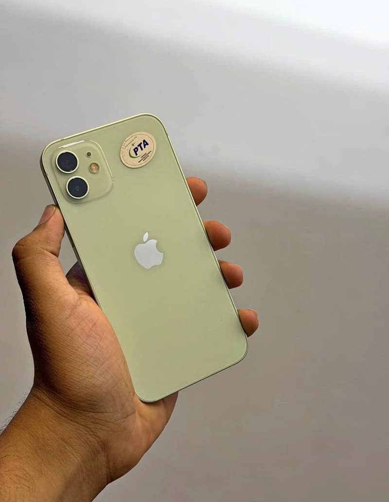 Apple iPhone 12 4