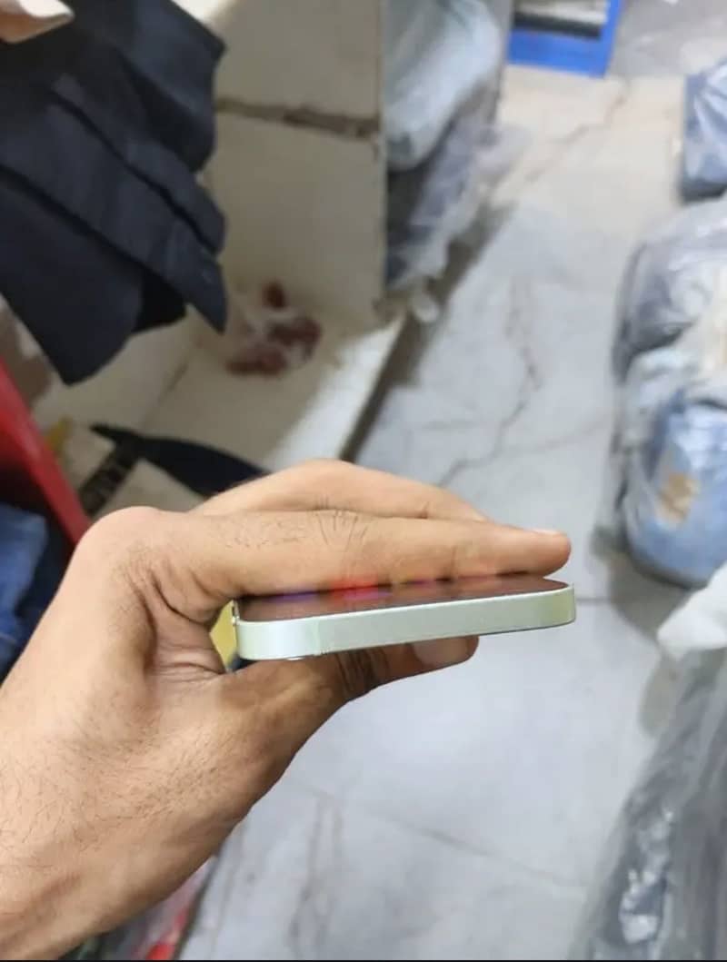 Apple iPhone 12 6