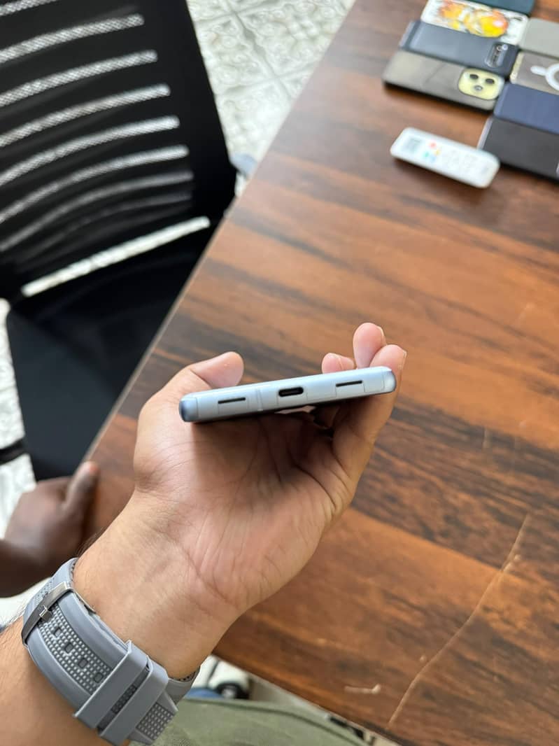 Google Pixel 7a 2