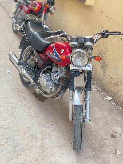 suzuki gs 150 2012 model