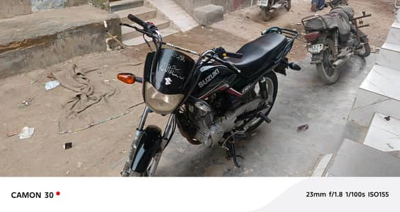 Suzuki 1.10. All ok hiy Enjan saa Ok hiy koi Kaam nhi hiy is me Bas Lo