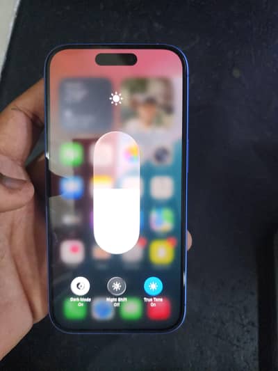Apple iPhone 16