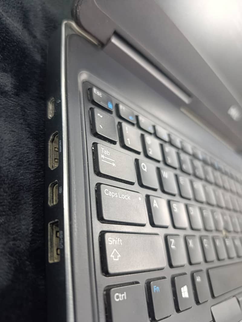 Dell precision 7520 1