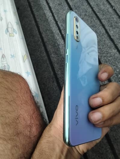 Vivo S1