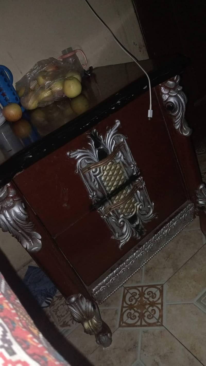 King size bed side table 2