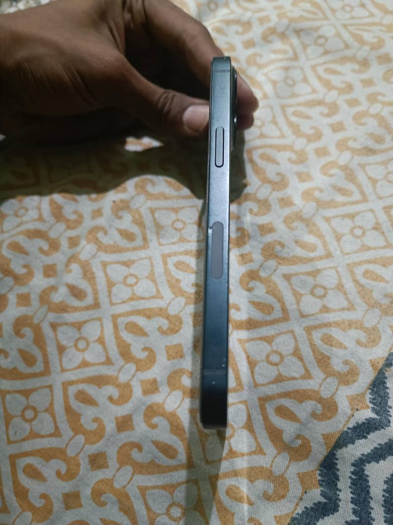 Apple iPhone 13 9