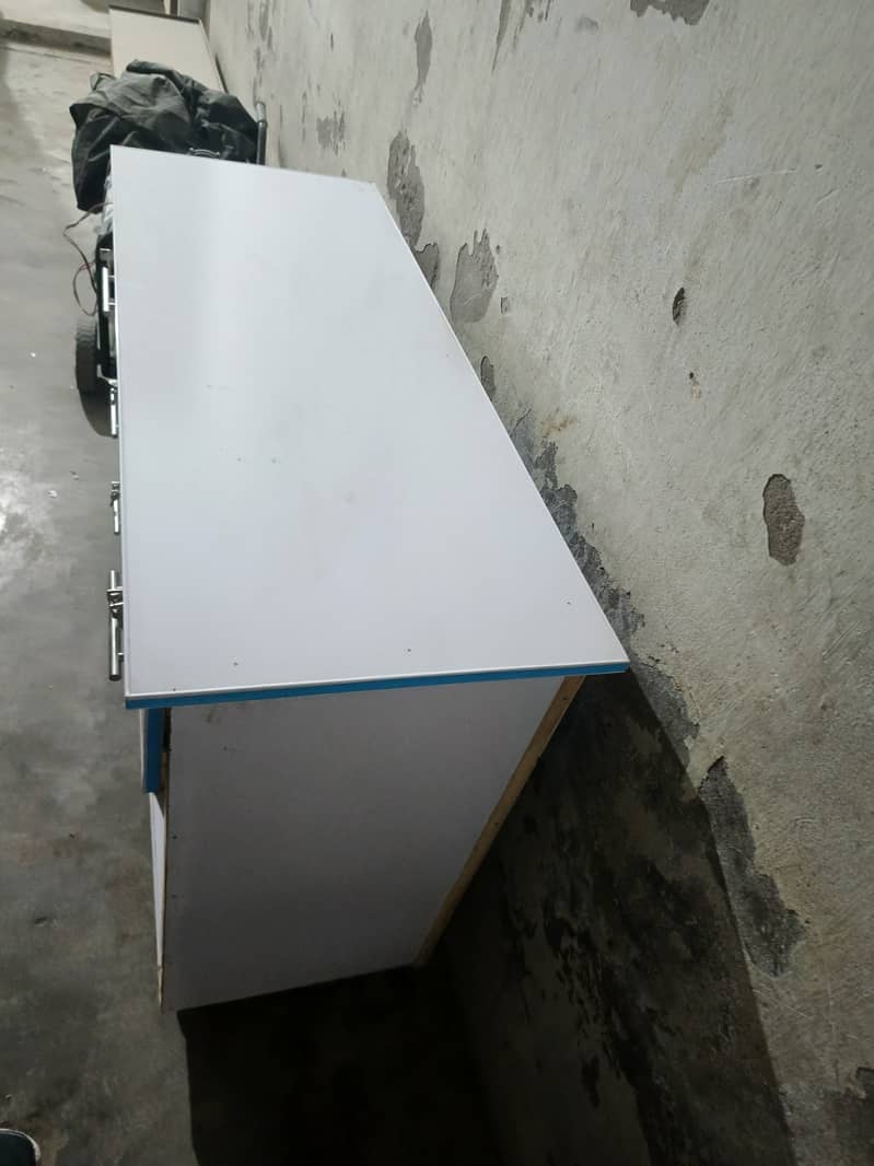 reception counter 1