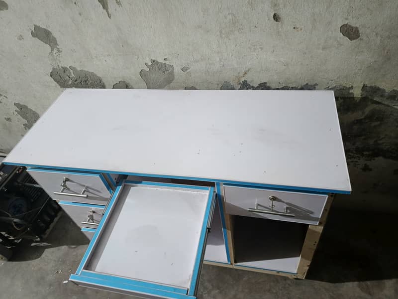 reception counter 3
