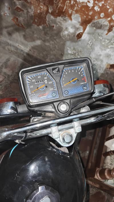 Honda CG 125 2026 | Black | Only 1,550 KM | Genuine Condition