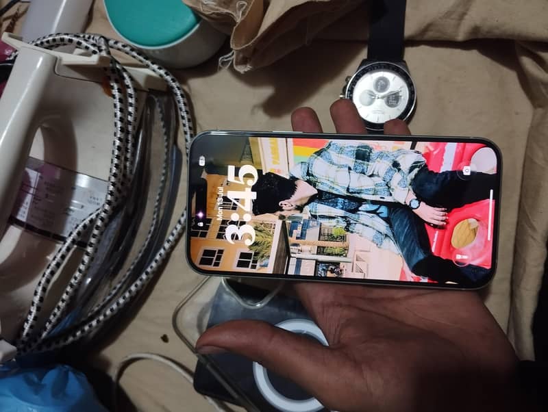 Apple iPhone 15 plus 0